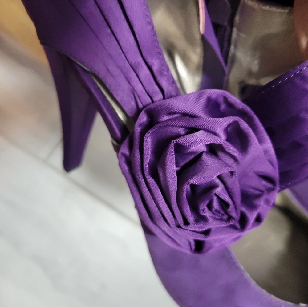Fergalicious Inginite Women's Purple Fabric High Heel Shoes Size 9.5